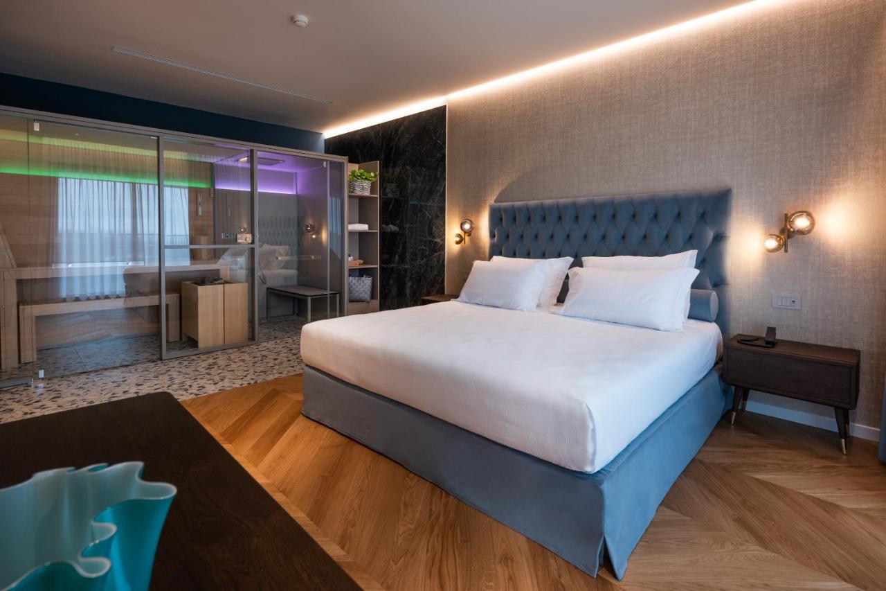 Savoy Beach Hotel & Thermal Spa Бибионе Екстериор снимка Deluxe room