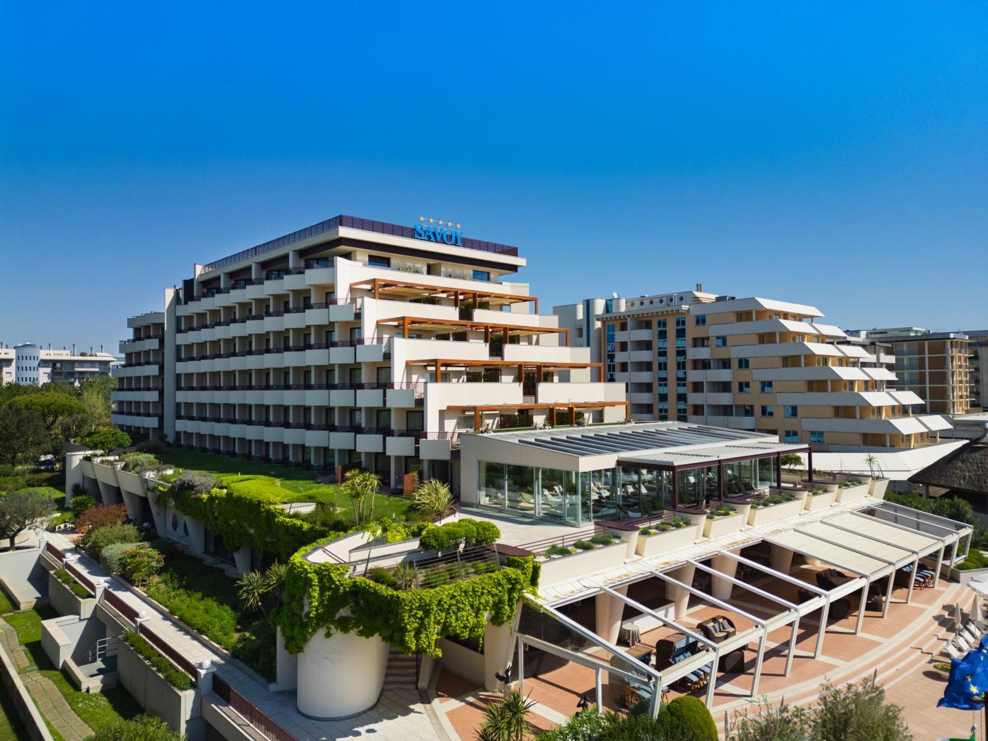 Savoy Beach Hotel & Thermal Spa Бибионе Екстериор снимка The campus of the University of Piraeus