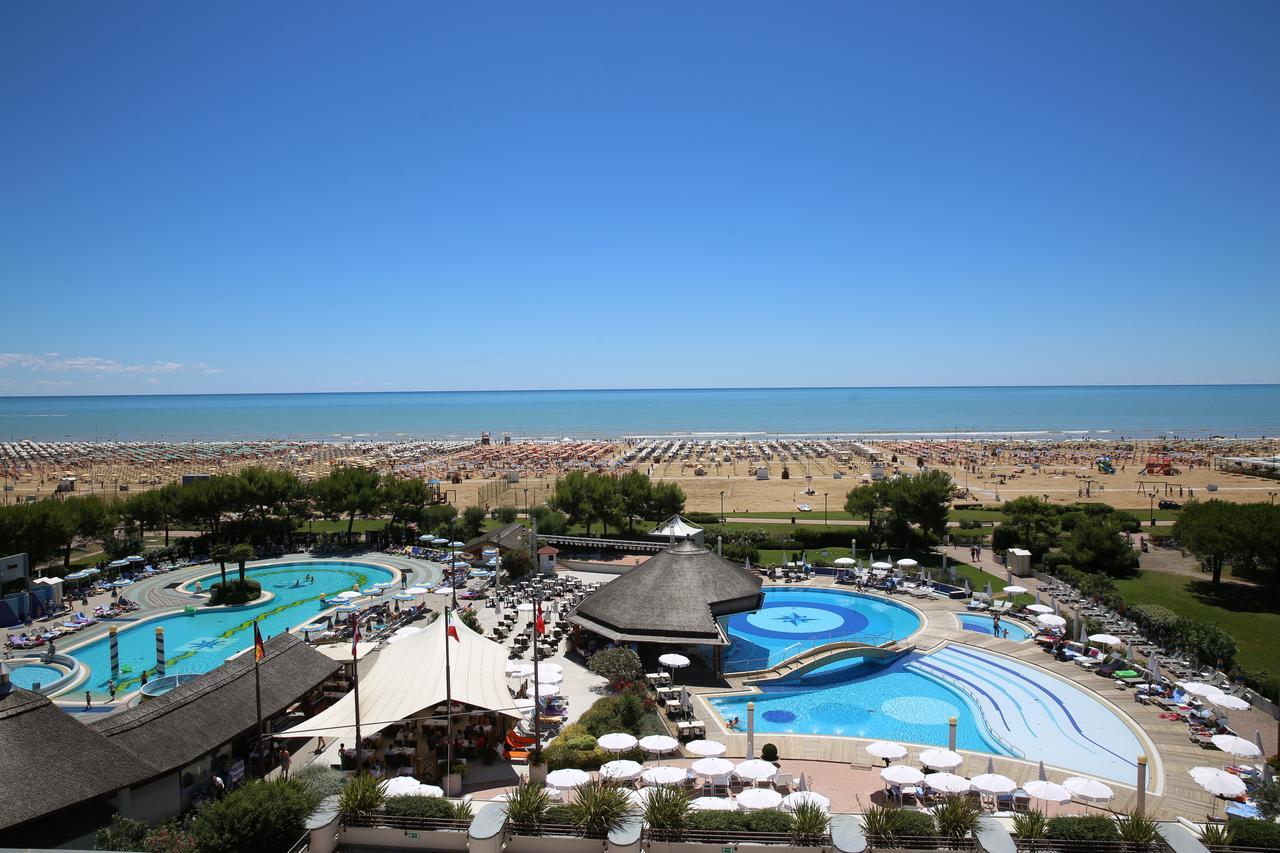 Savoy Beach Hotel & Thermal Spa Бибионе Екстериор снимка The beach of Bibione